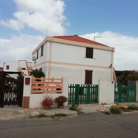 Seguimi a Calasetta SantʼAntìoco Esterno foto